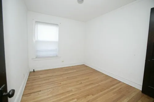courtyard entry ofGunnison & Talman Apartments in Lincoln Square