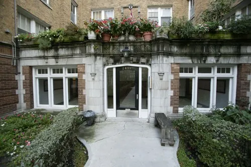 courtyard entry ofGunnison & Talman Apartments in Lincoln Square