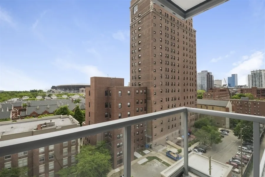 living room at 1407 On Michigan Apartments at 1407 South Michigan Ave