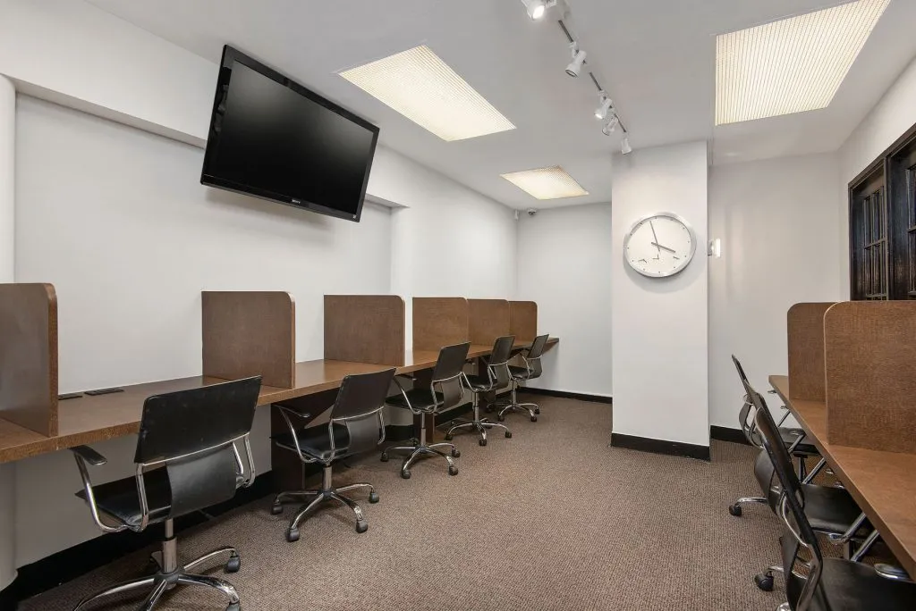 2756 N Pine Grove, Business Center