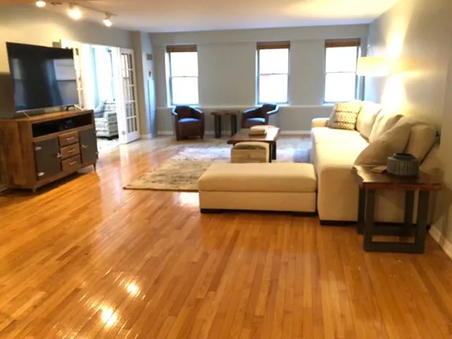 40 E 9TH ST 60605-Burnham Park Plaza Condos-unit#401-Chicago-IL