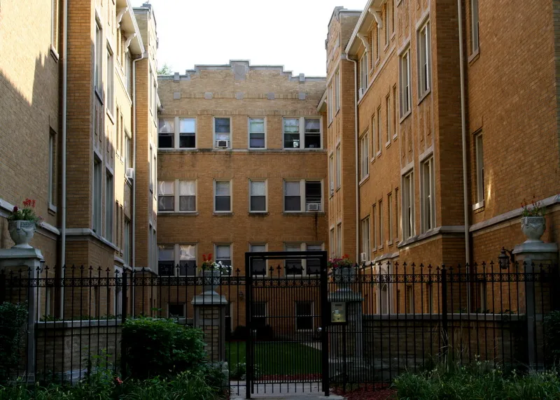 vintage facade of 1357 West Greenleaf Apartments in Chicago