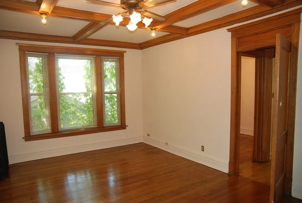 2920 North Burling Apartments