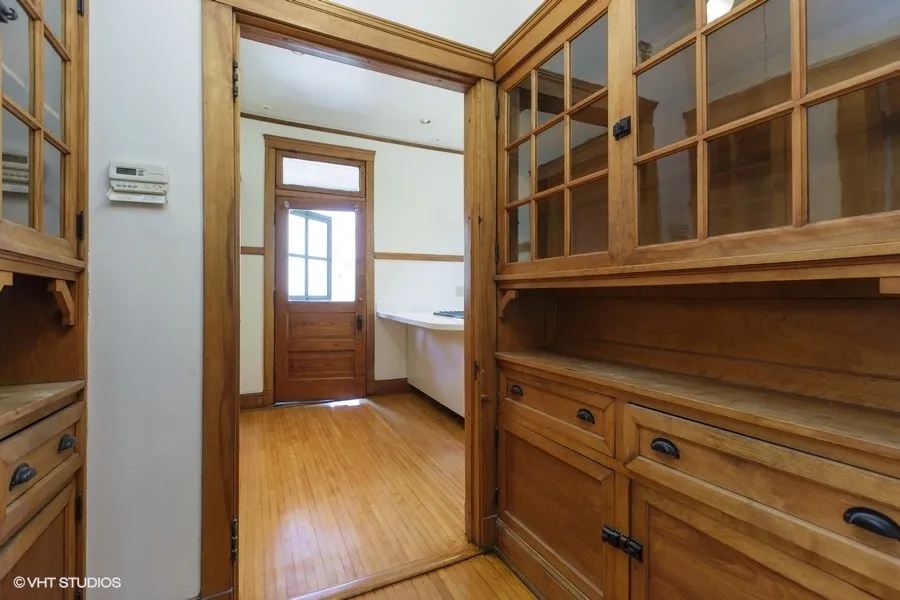 2934 W Logan Apartments