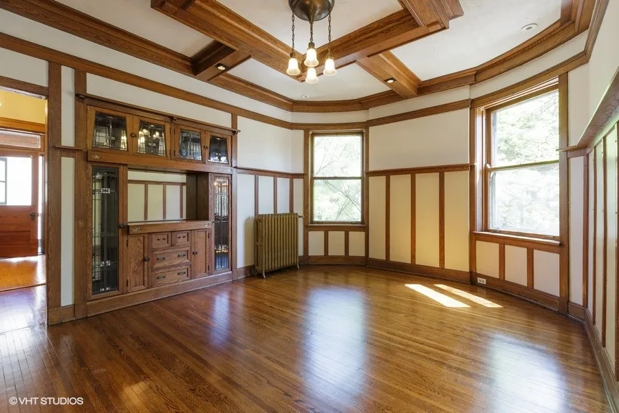 2934 W Logan Apartments