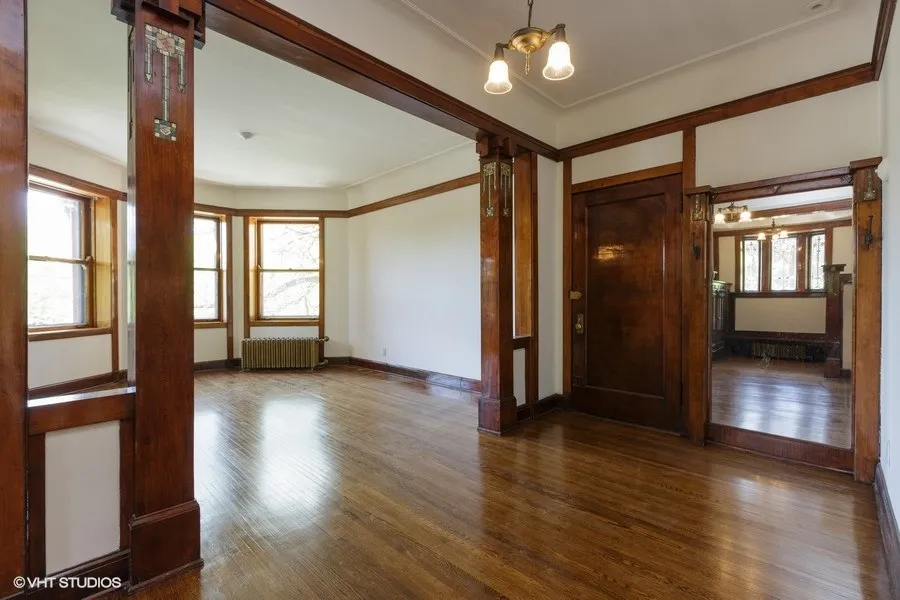 2934 W Logan Apartments