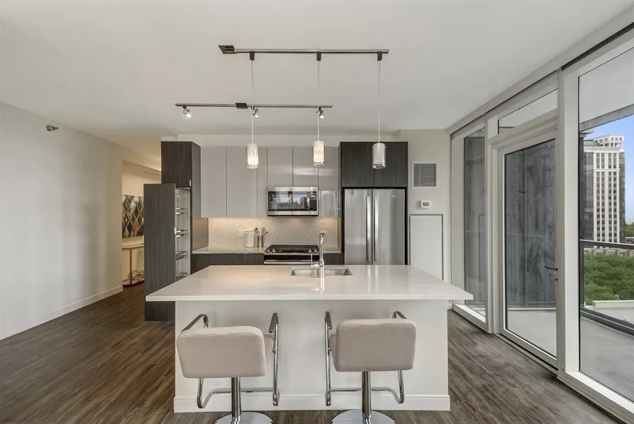 living room at 1407 On Michigan Apartments at 1407 South Michigan Ave