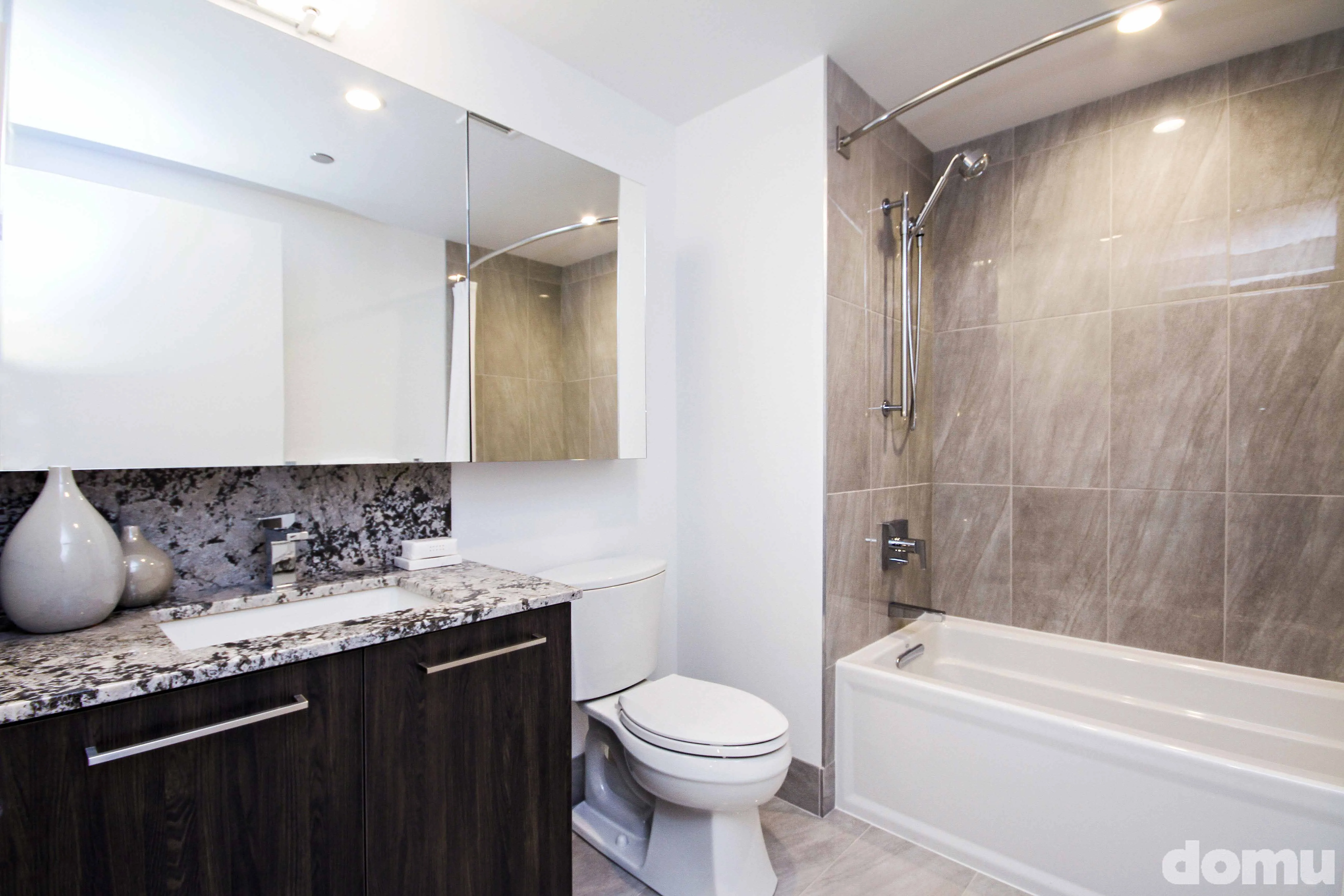 exercise room at The Hudson Apartments in River North