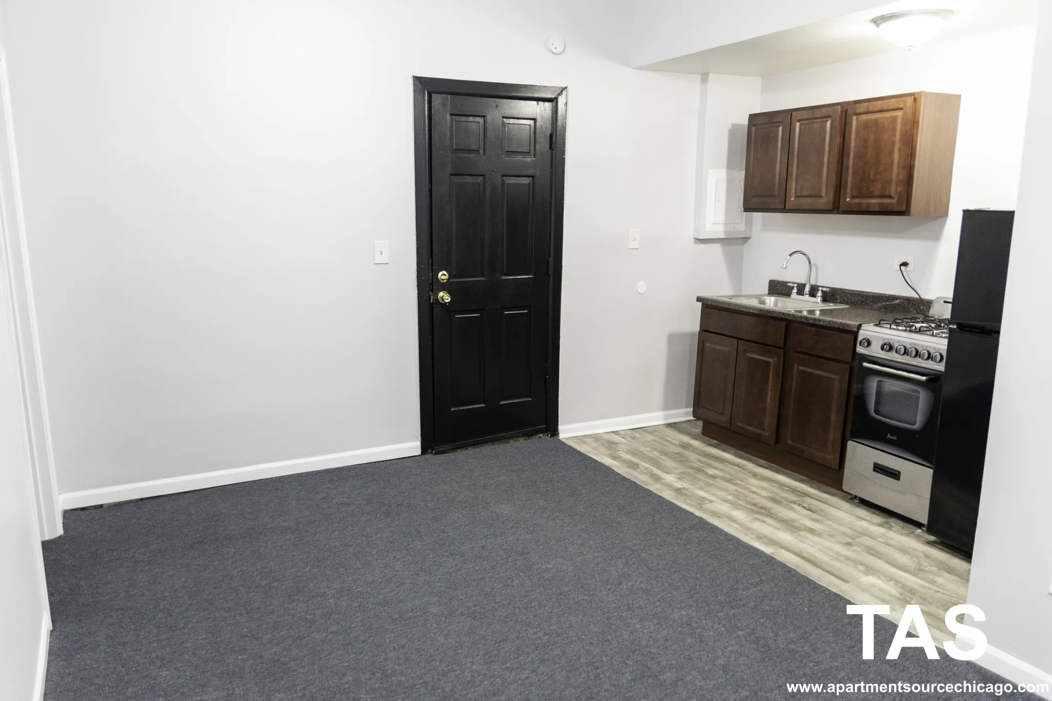 5710 North Winthrop Apartments