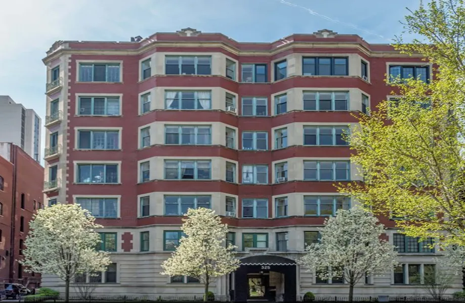 vintage luxury living room at Park Fullerton by Reside Apartments