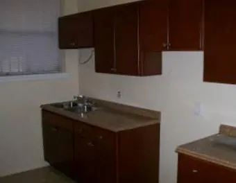 4631 S Lake Park Apartments