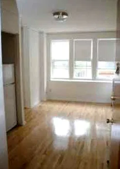 5830 N Kenmore Apartments