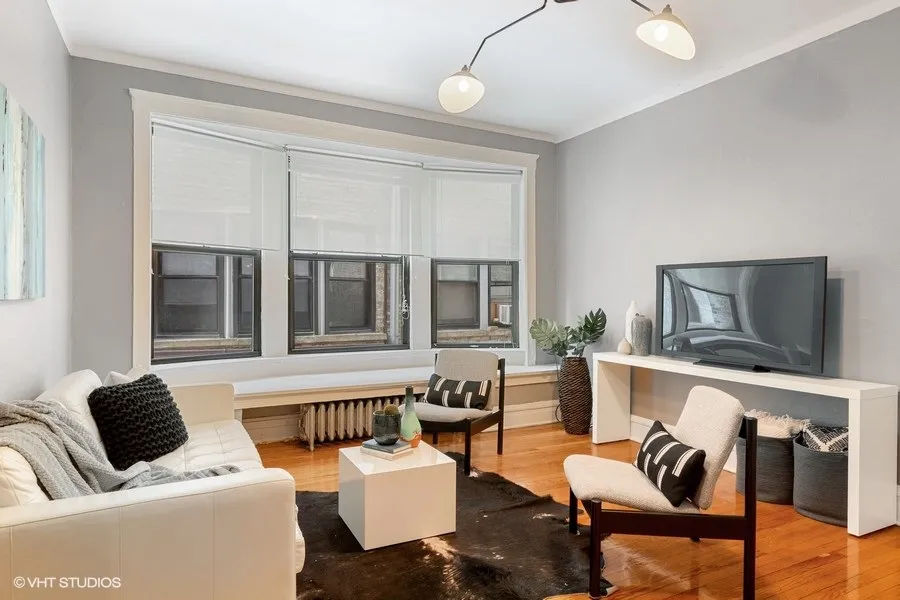 439 W Melrose Apartments