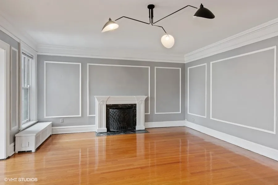 439 W Melrose Apartments