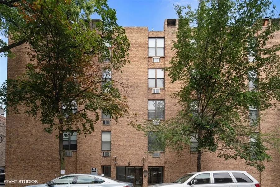 800 West Lill Apartments