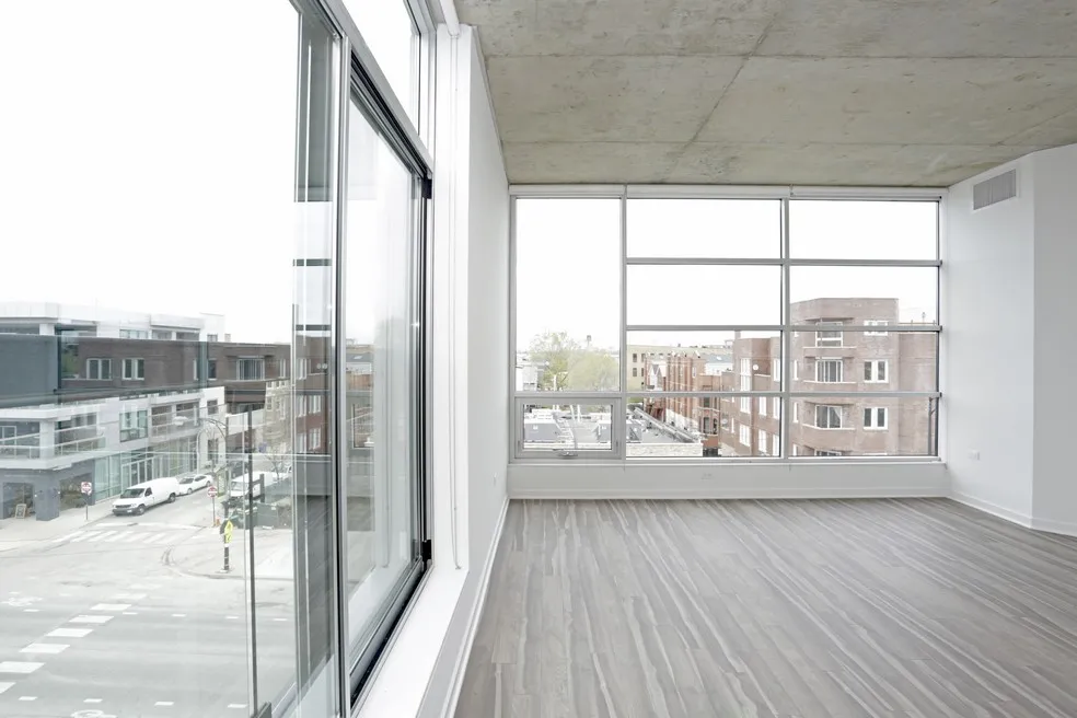 white kitchen at 1819 Lofts in Wicker Park Chicago