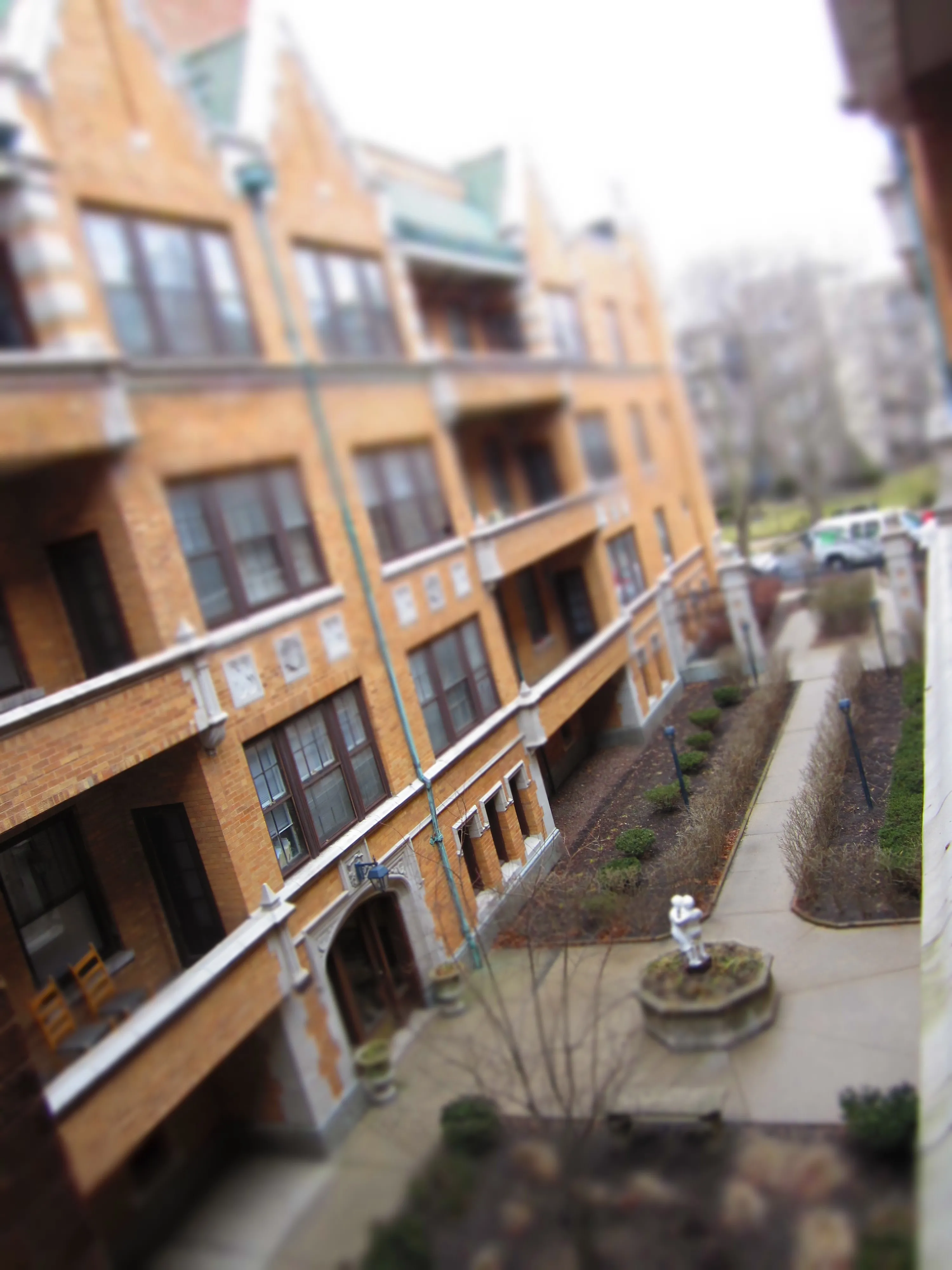 view from balconny of courtyard at 1325-1335 West Fargo Apartments