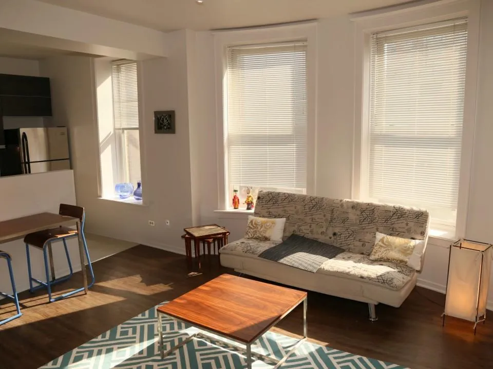 30 E Roosevelt Apartments