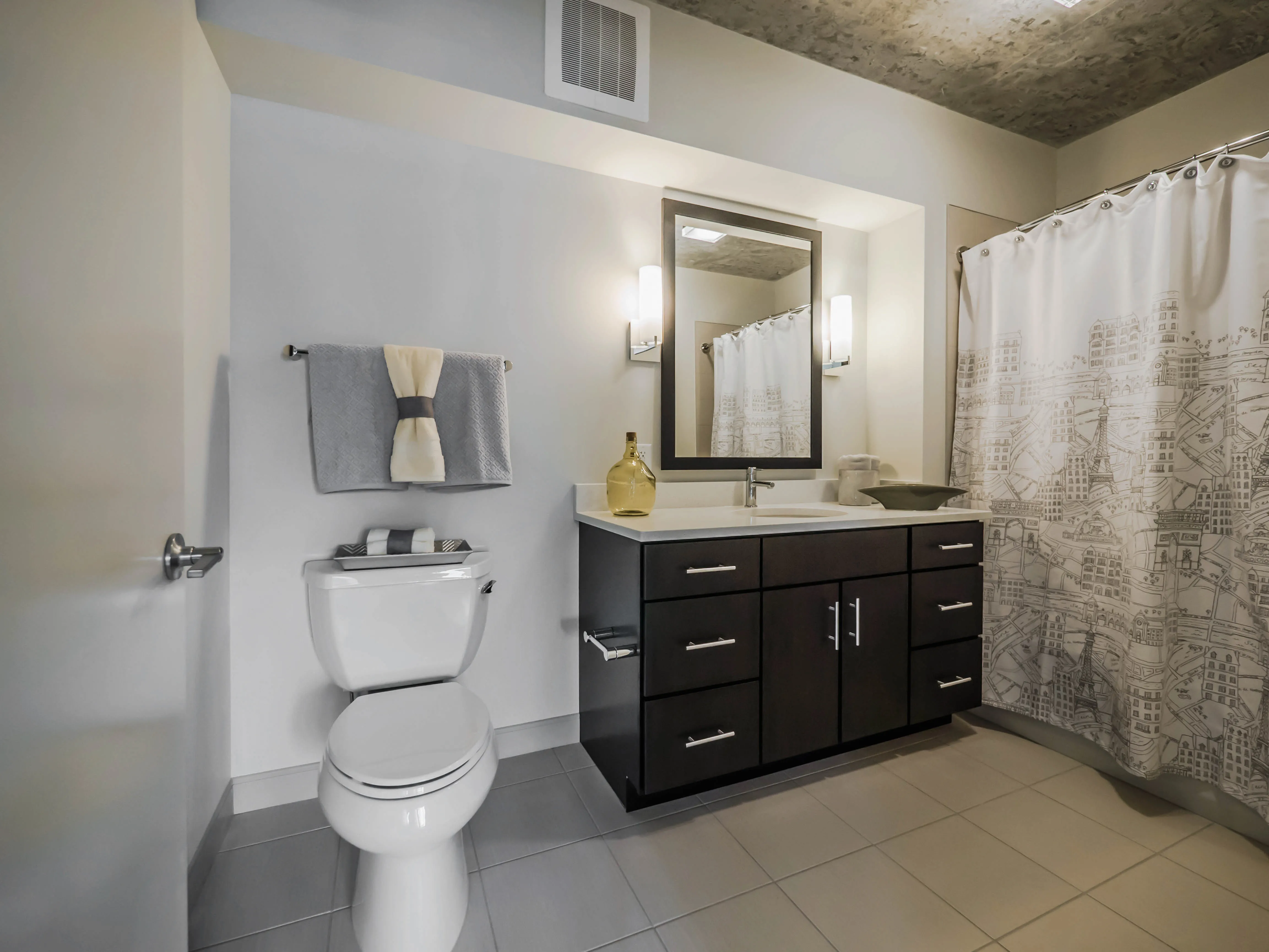 kitchen in model unit at Gateway West Loop Apartments in Chicago