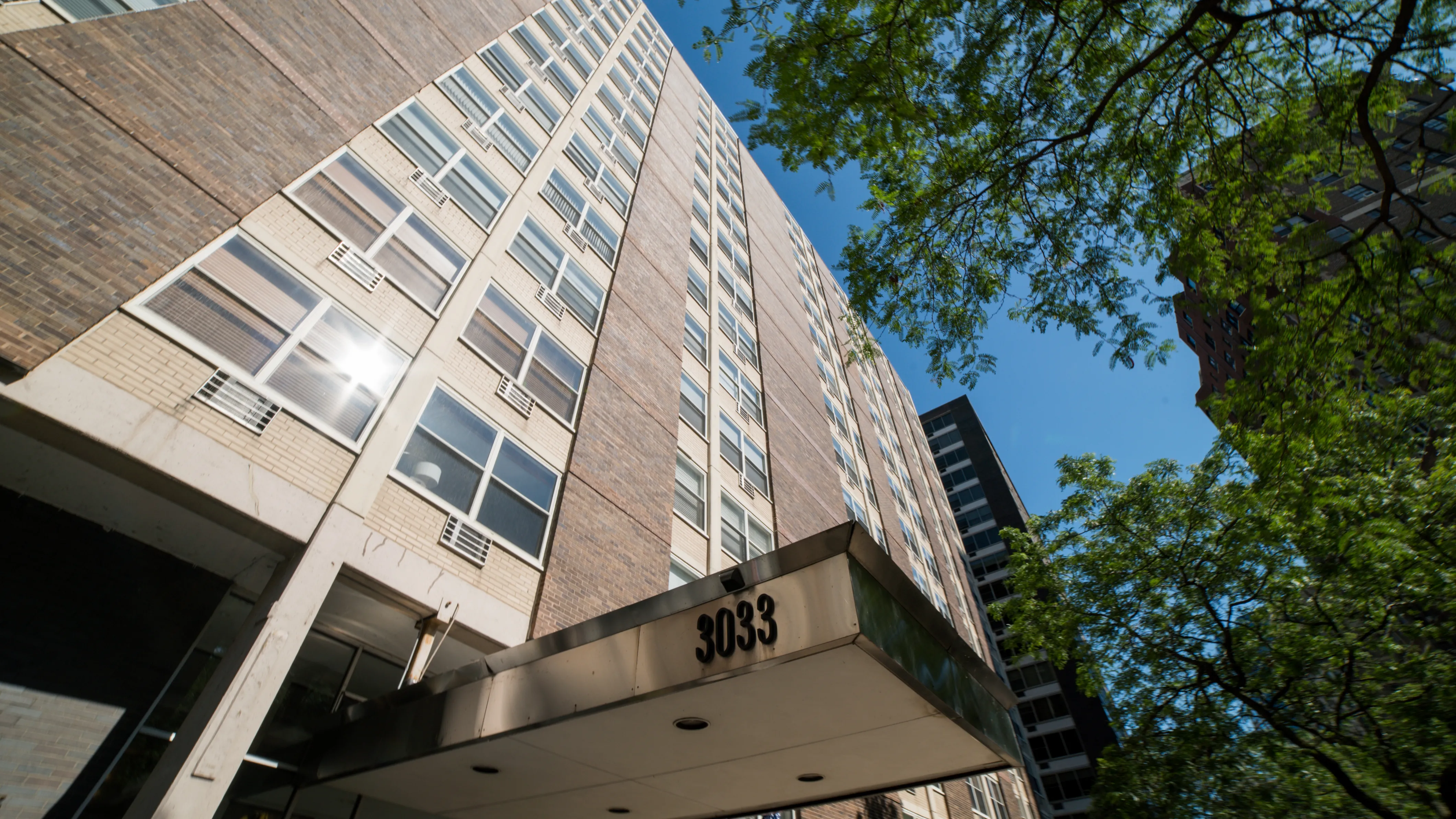 3033 N SHERIDAN RD 60657-3033 N Sheridan-Chicago-IL