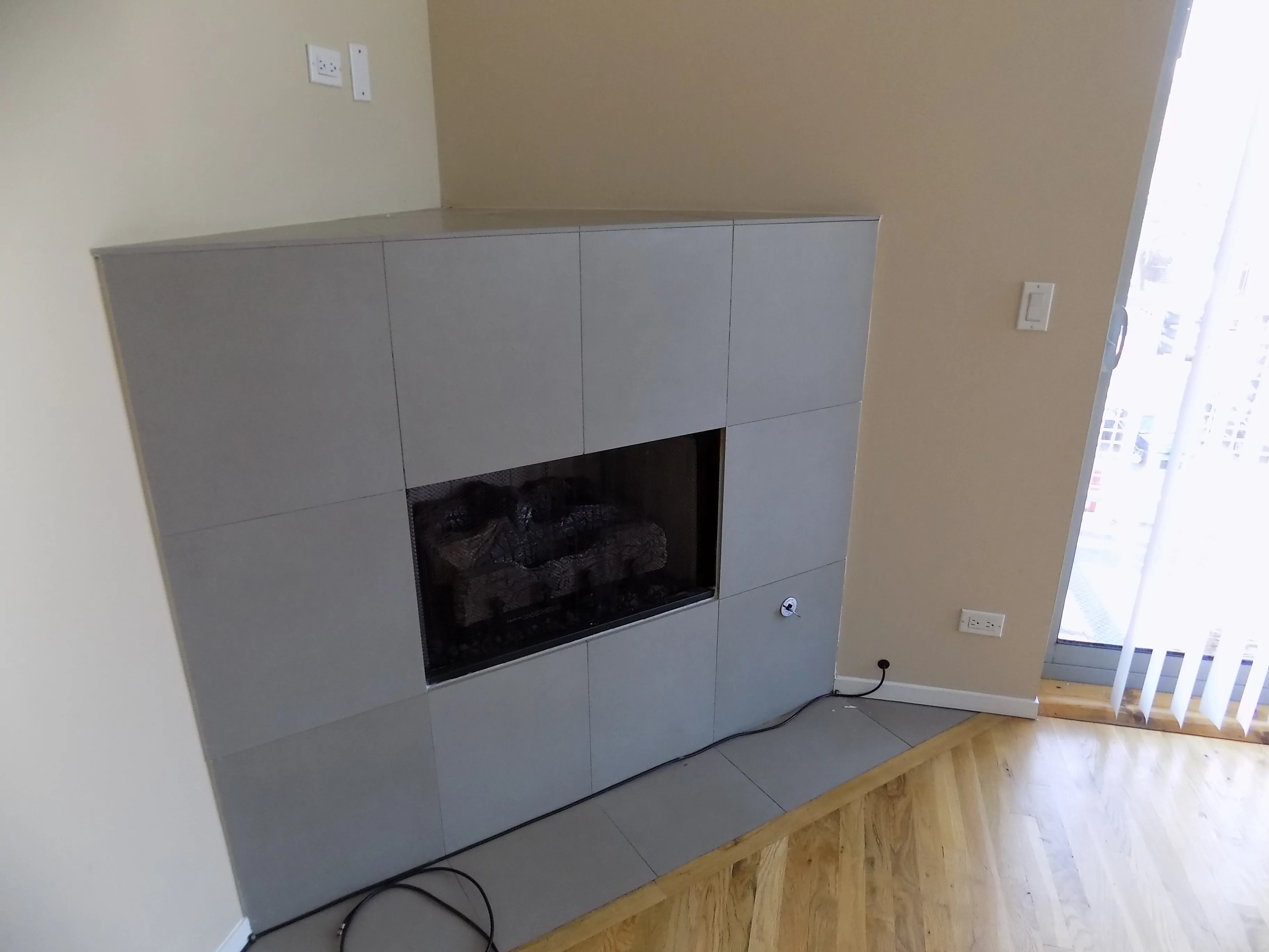 model kitchen at 2157 North Damen Apartments