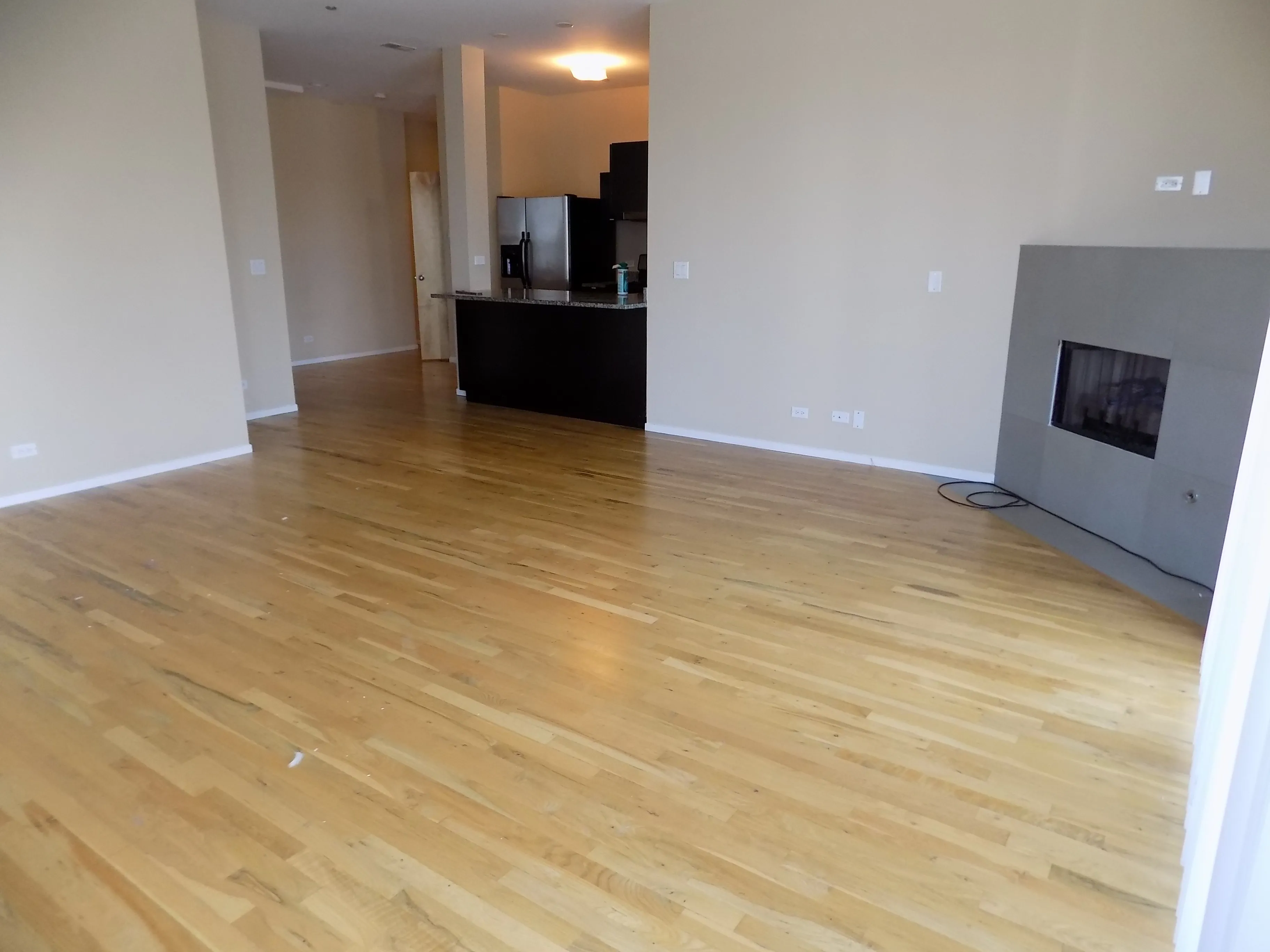 model kitchen at 2157 North Damen Apartments