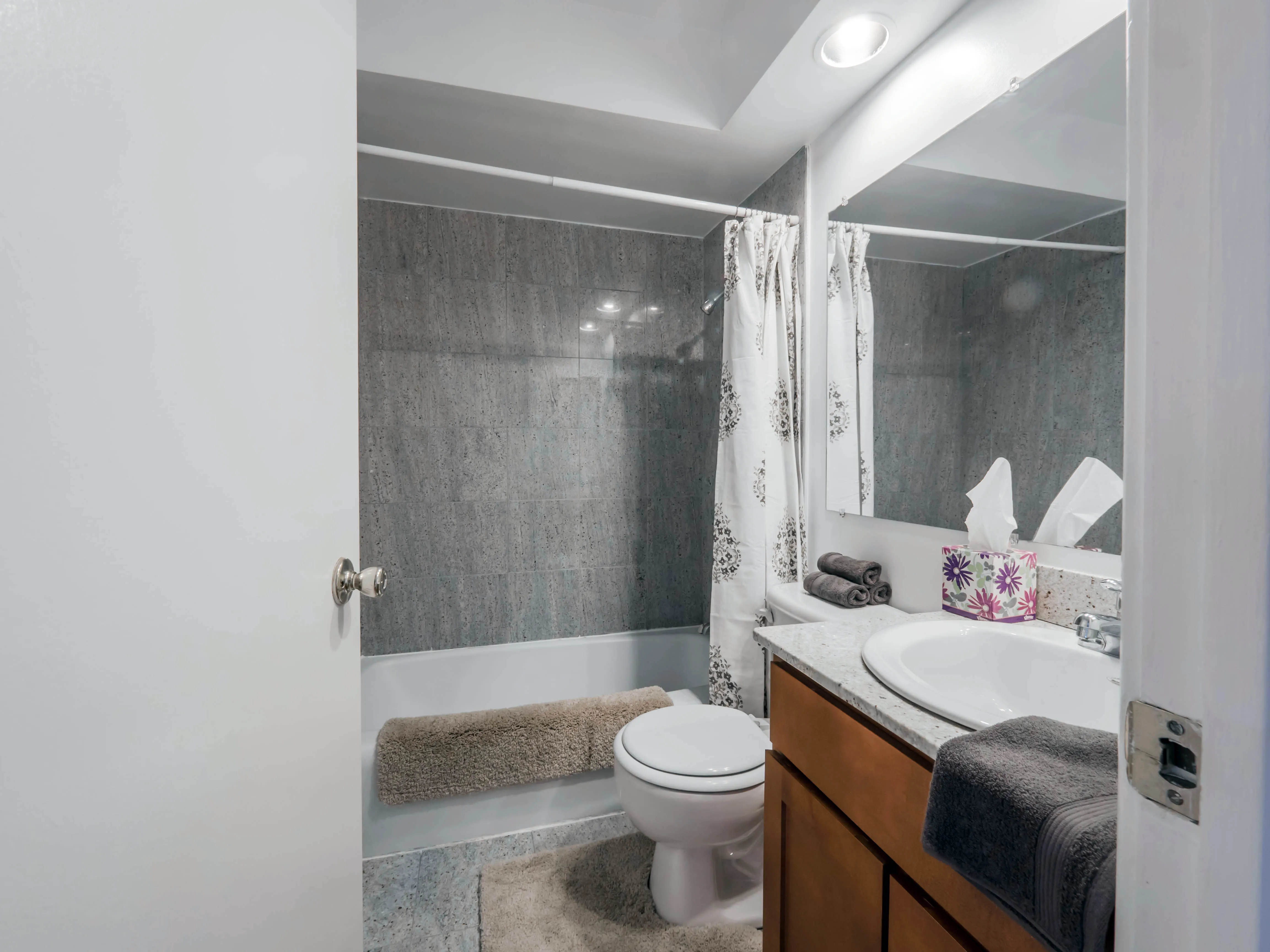 Sheridan Shores Apartments