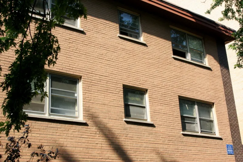 1318-1324 Lunt Apartments