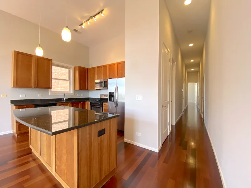 3221 Sheffield Apartments