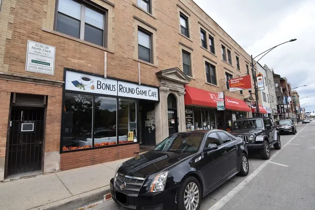 3230 North Clark Apartments