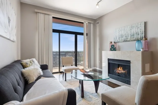 3232 North Halsted Apartments