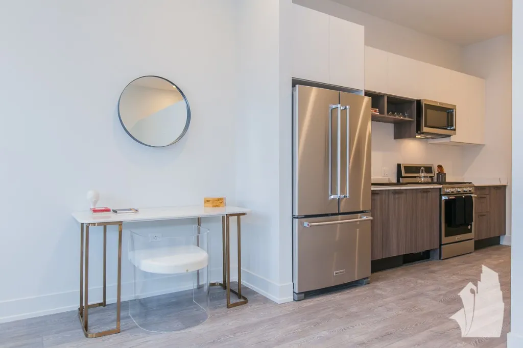 853 North Larrabee Apartments