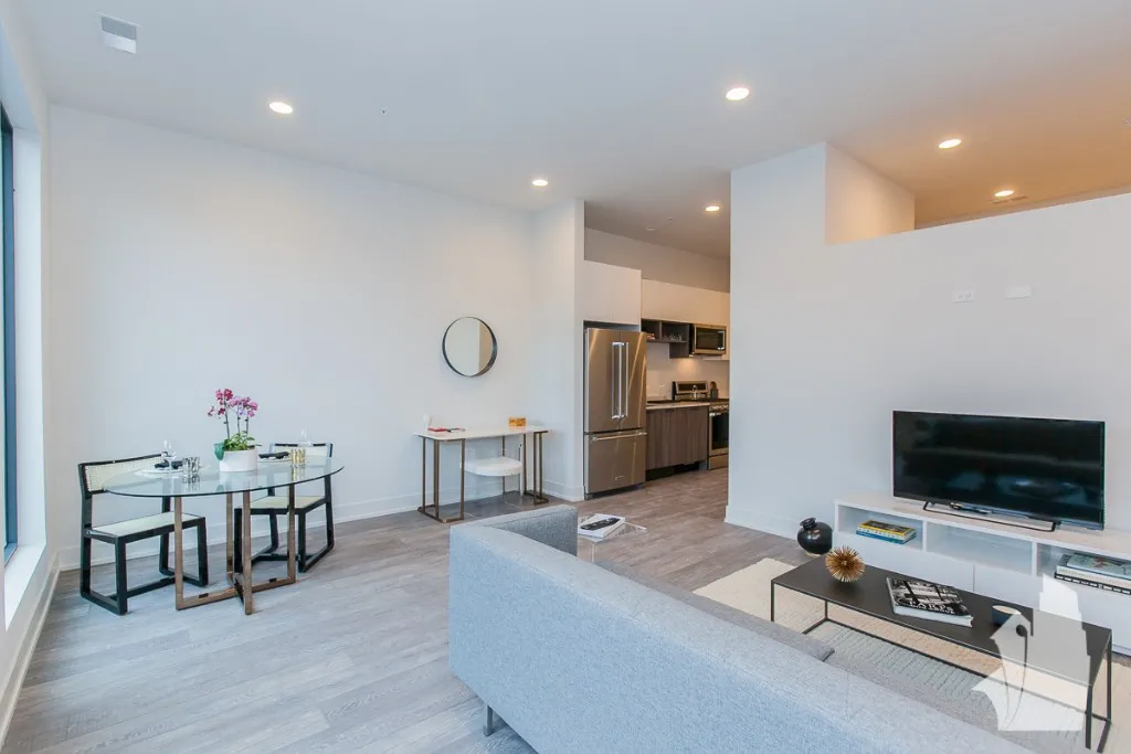 853 North Larrabee Apartments