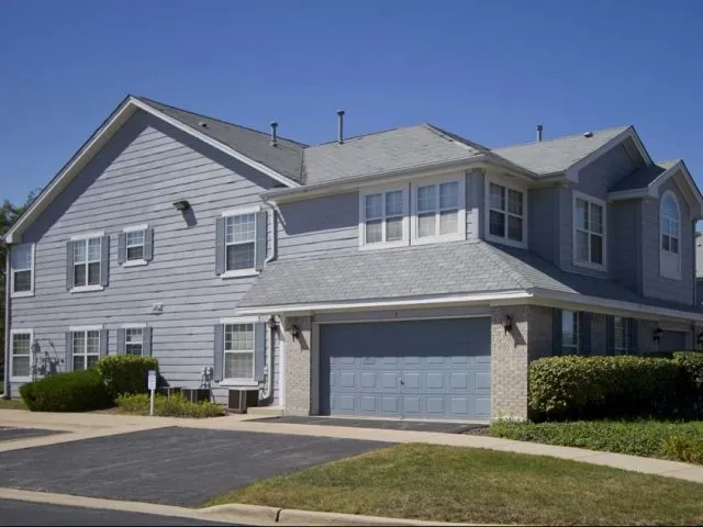 Brookdale Lakes Apartments