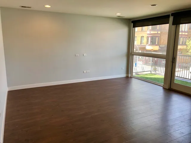 3301 North Sheffield Apartments