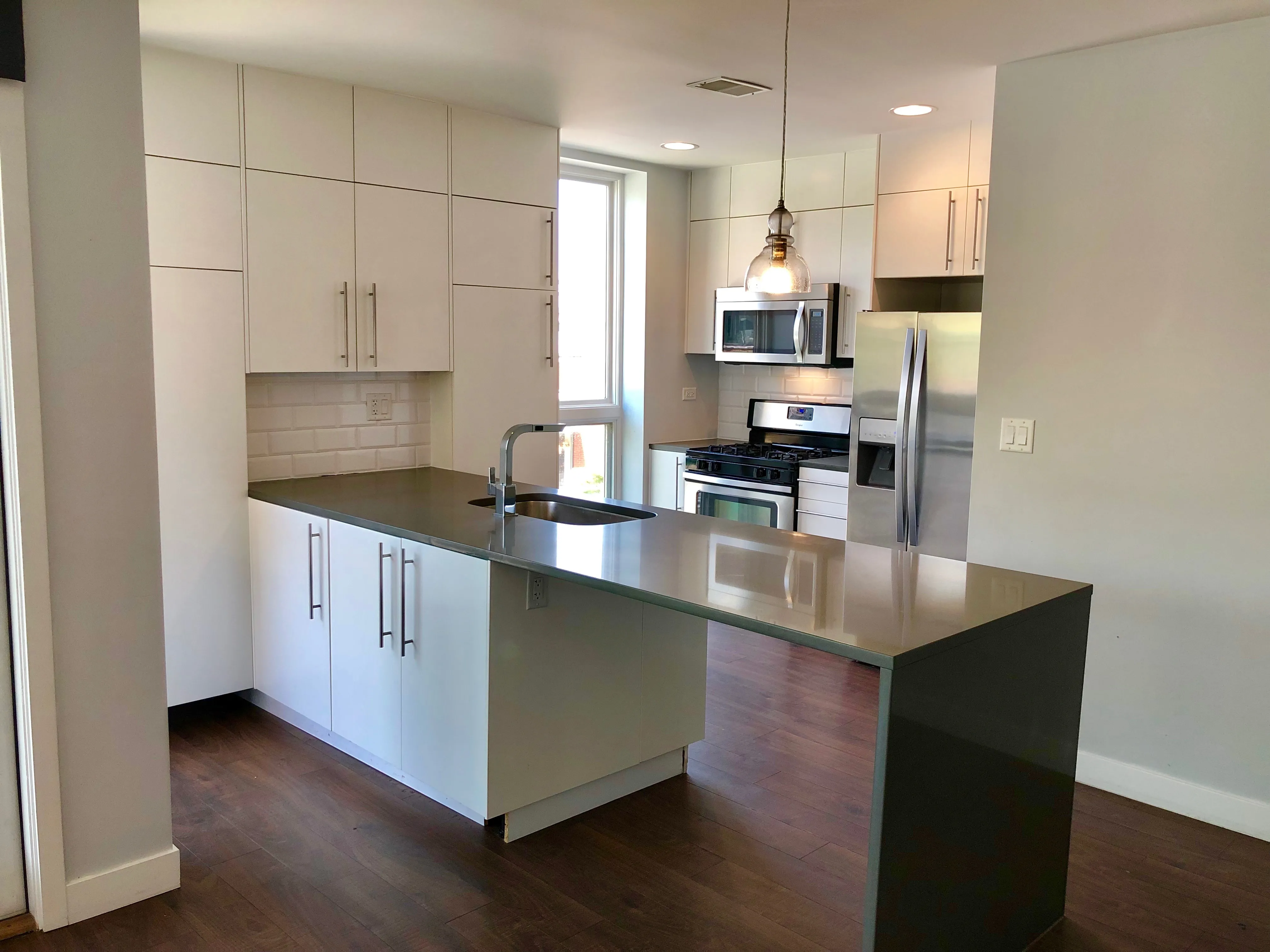 3301 North Sheffield Apartments