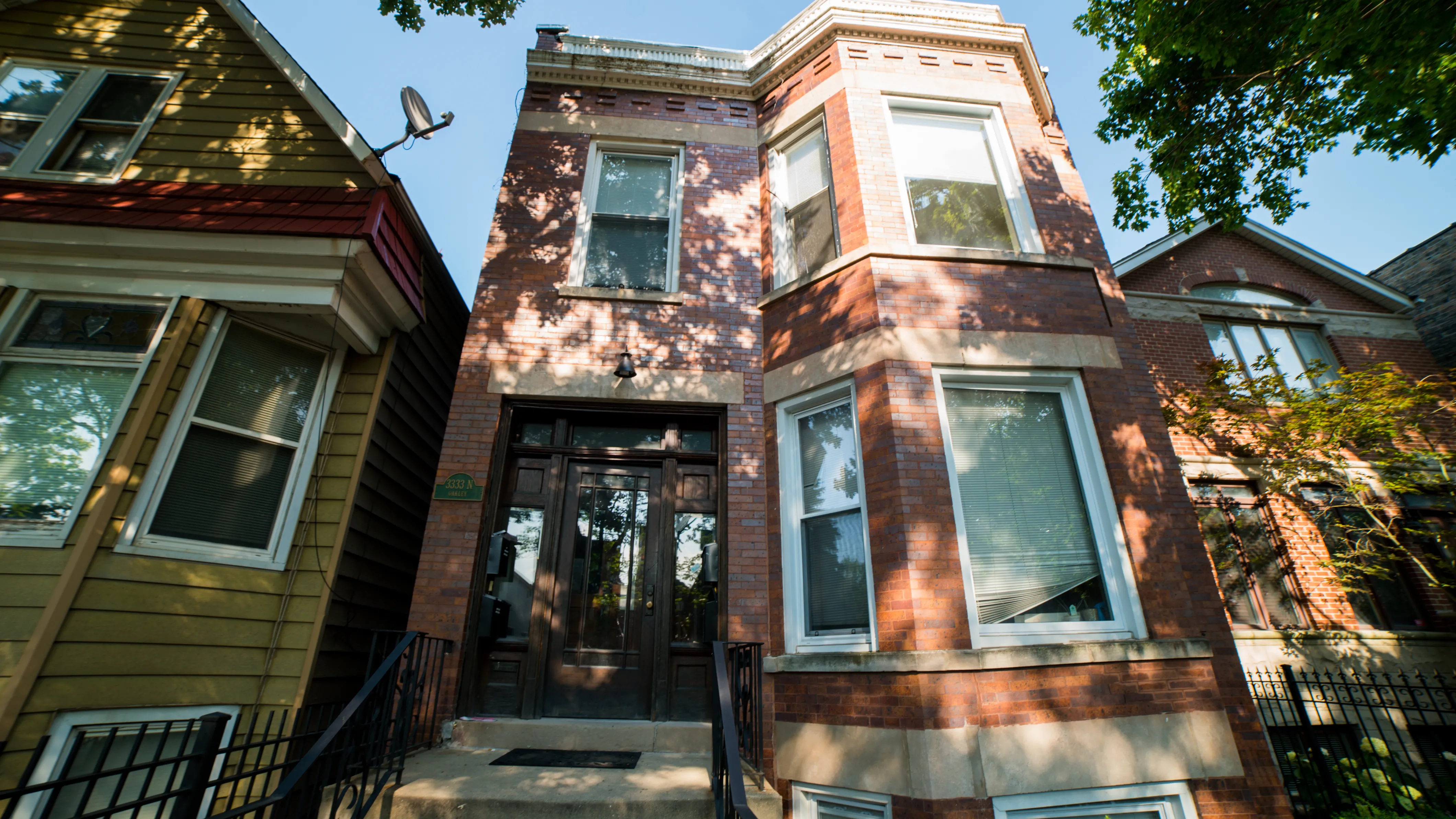 3333 N OAKLEY AVE 60618-3333 N Oakley-Chicago-IL