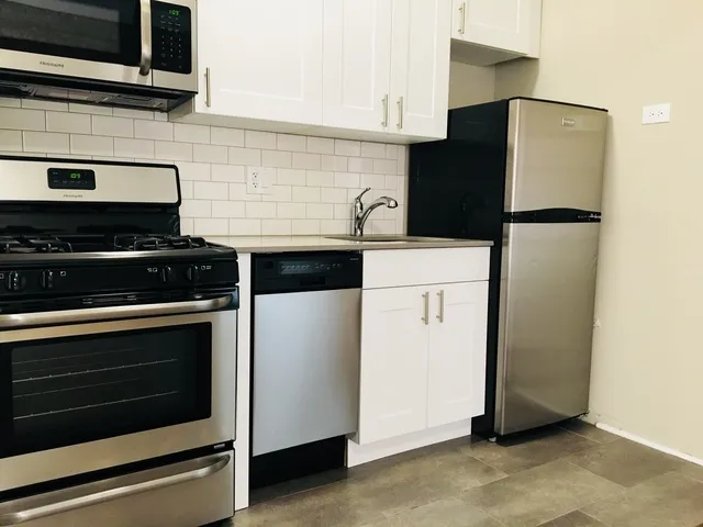 3442 N Elaine Place Apartments