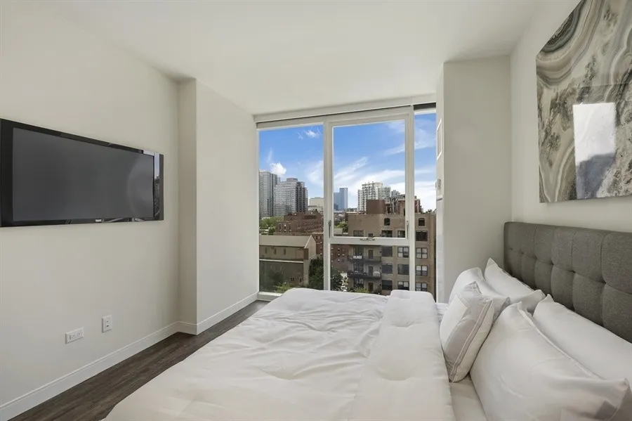 living room at 1407 On Michigan Apartments at 1407 South Michigan Ave