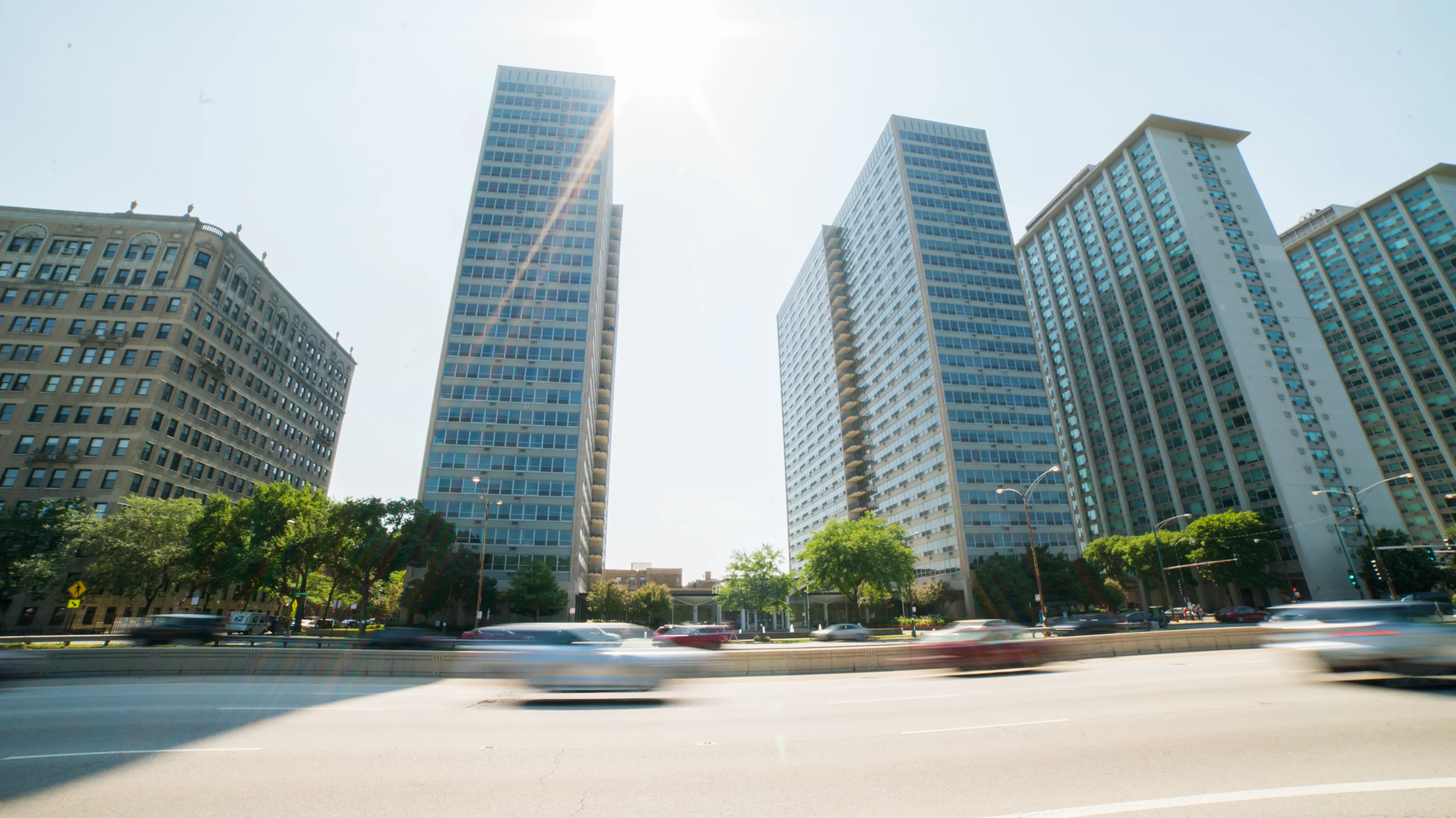 3550 N Lake Shore Apartments