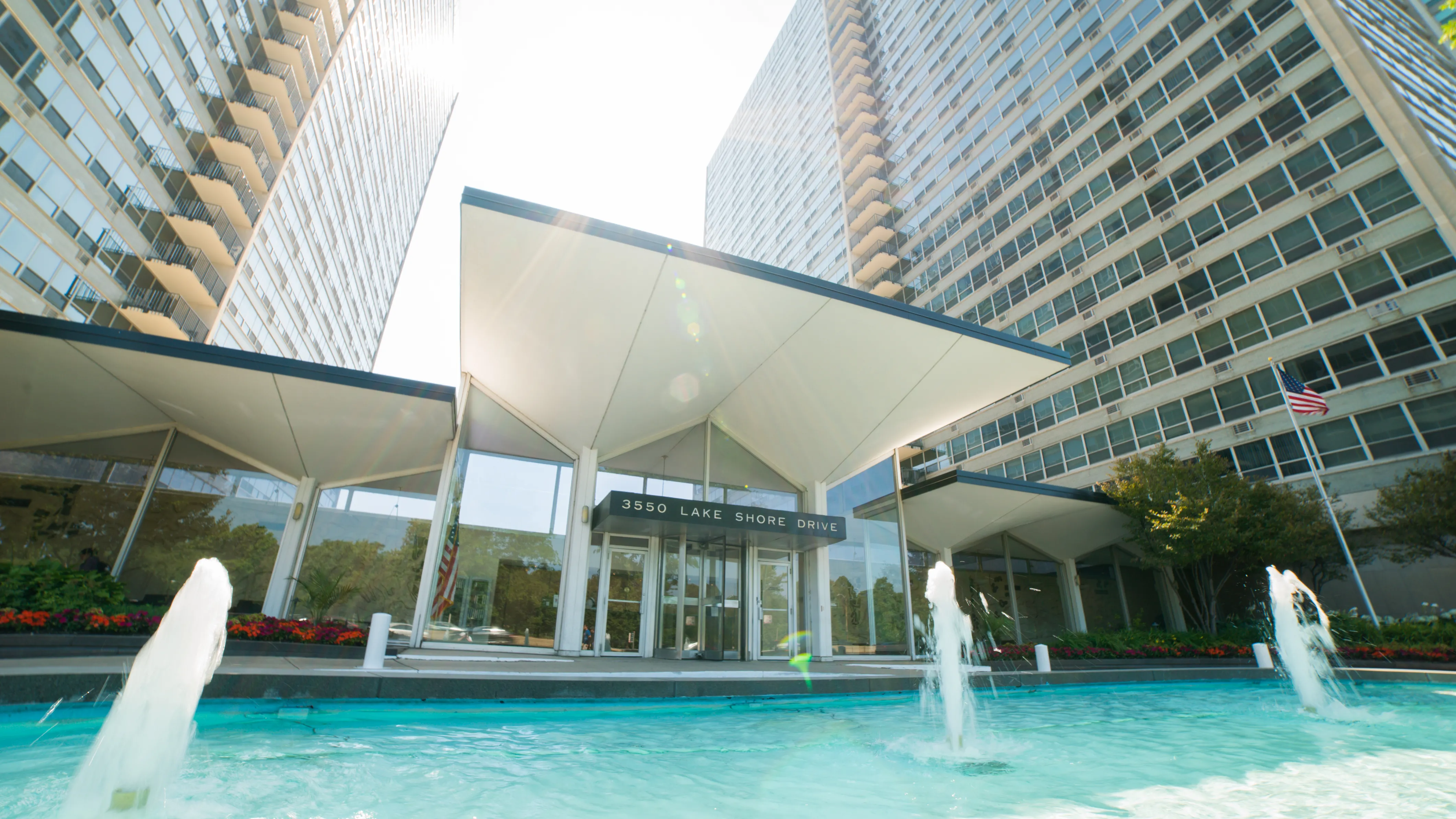 3550 N Lake Shore Apartments