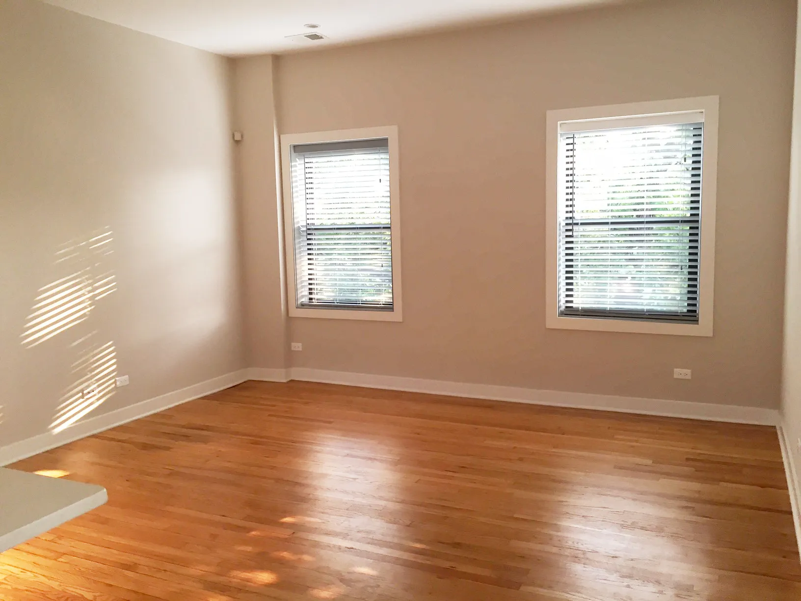 3607 N Lakewood Apartments