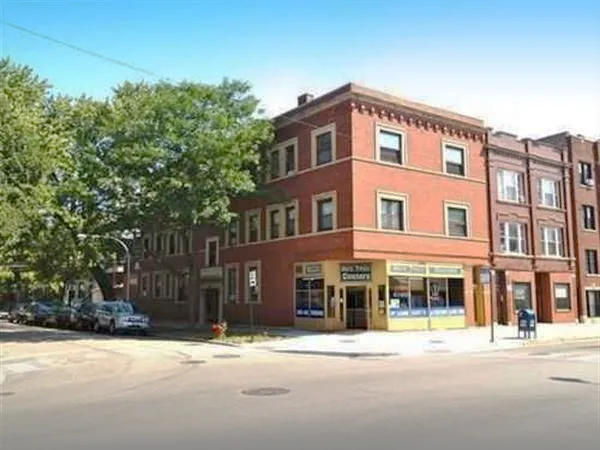 3607 N Lakewood Apartments