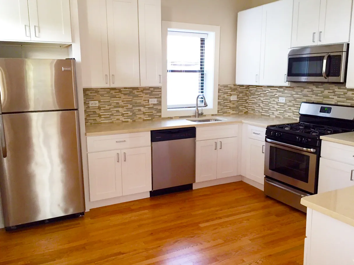 3607 N Lakewood Apartments