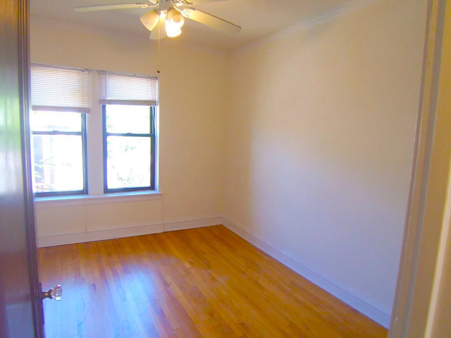 3643-45 N Greenview Apartments