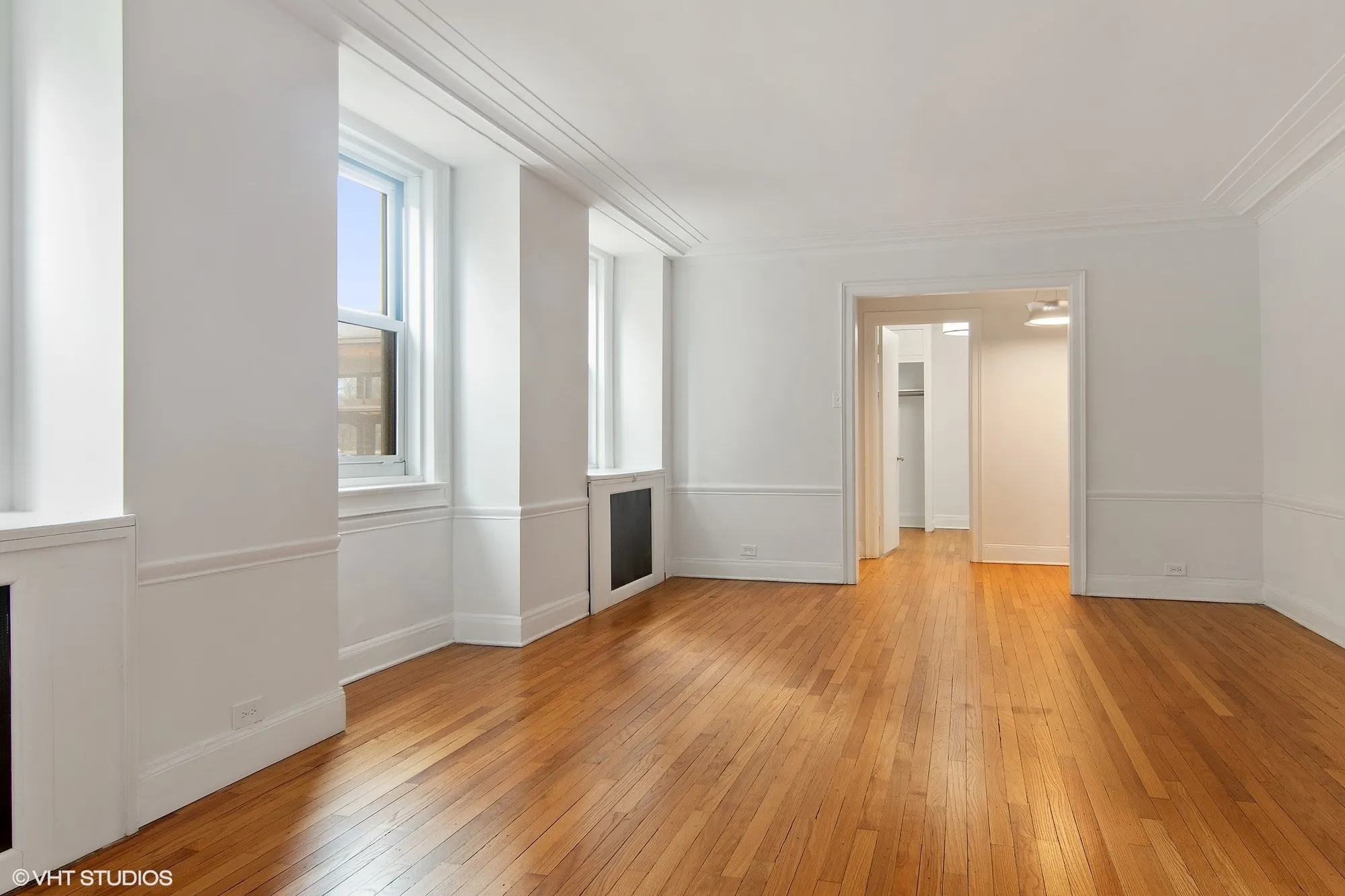 3730-3740 N Lake Shore Apartments