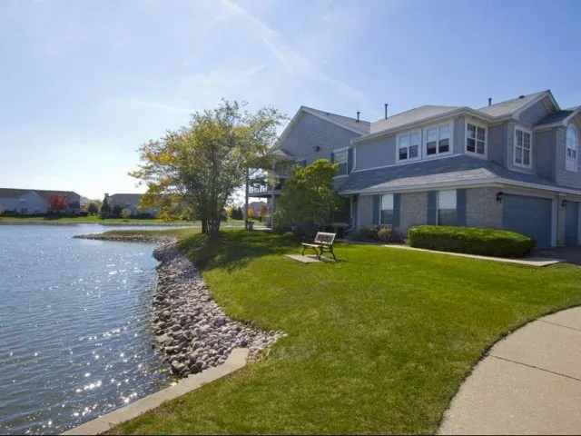 Brookdale Lakes Apartments