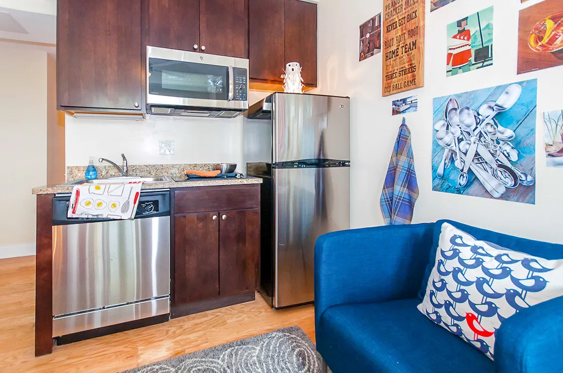 3838 North Broadway Apartments