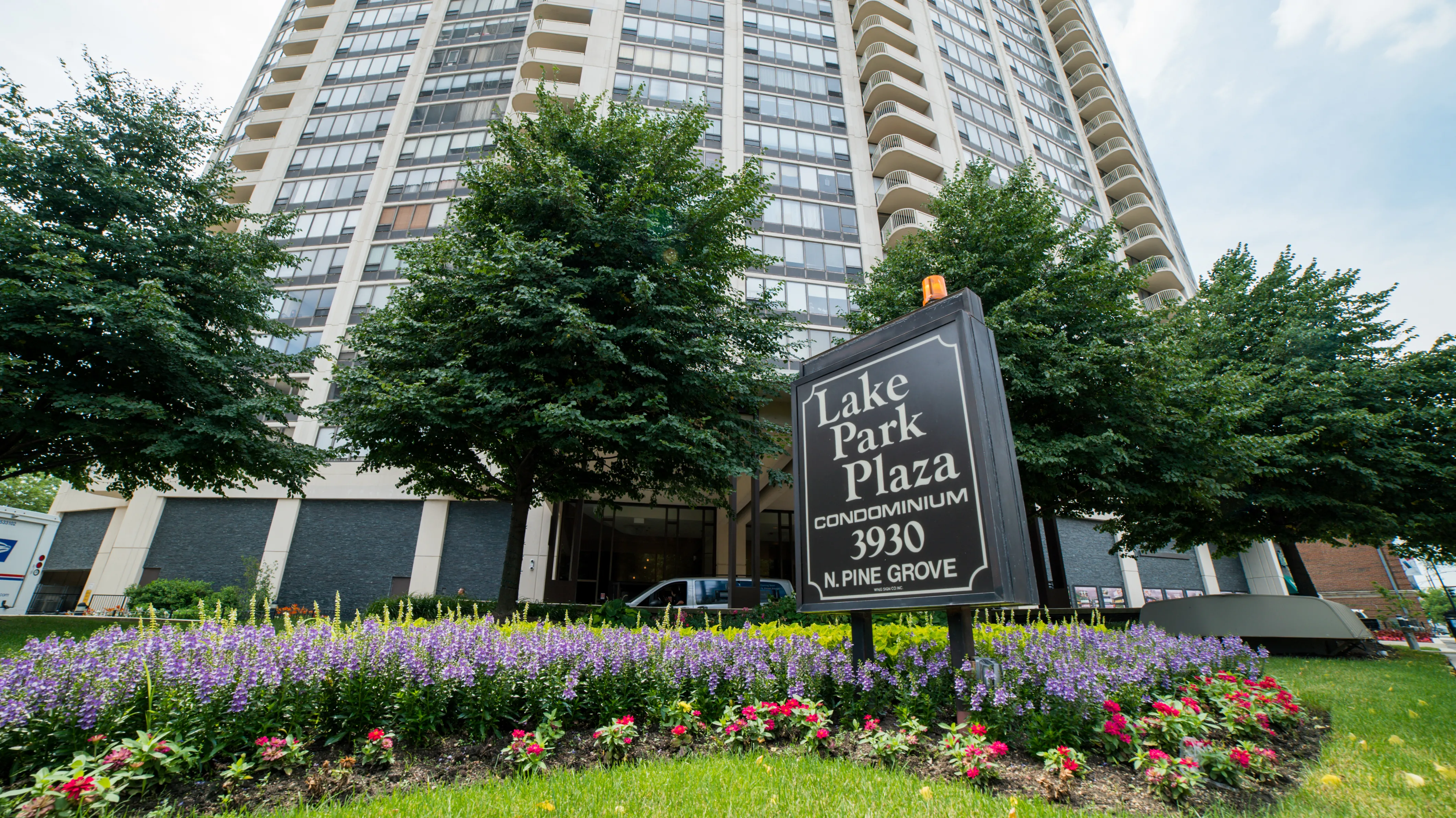Lake Park Plaza Apartments