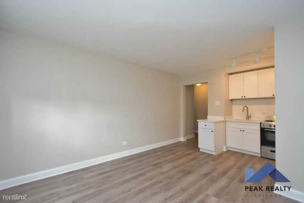 3941 North Pine Grove Apartments